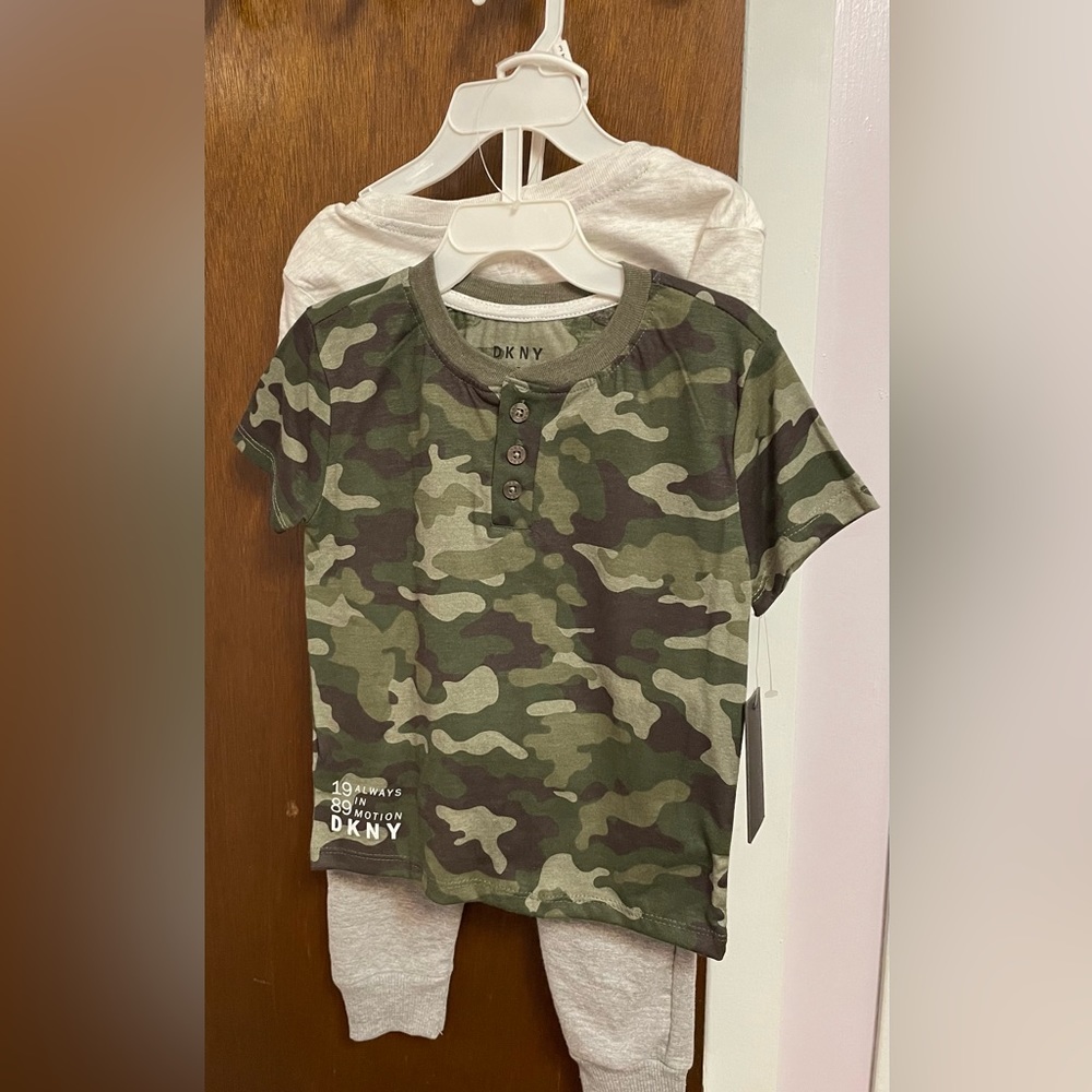 Toddler boys DKNY ensemble
